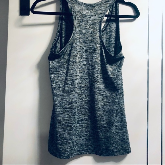 Under Armour XS Tech Twist Heat Gear Tank Racer Back - Picture 9 of 11